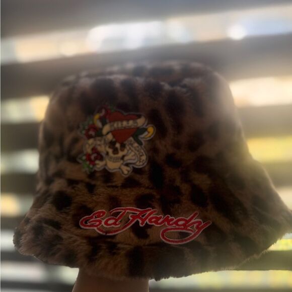 Ed Hardy Women\'s Off White Suede Faux Fur Bucket Hat OS Skull Pink Roses NWT main image 8
